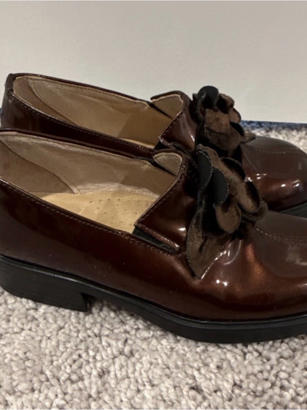 Nordstrom Brown Patent Floral Accent Loafers for Kids